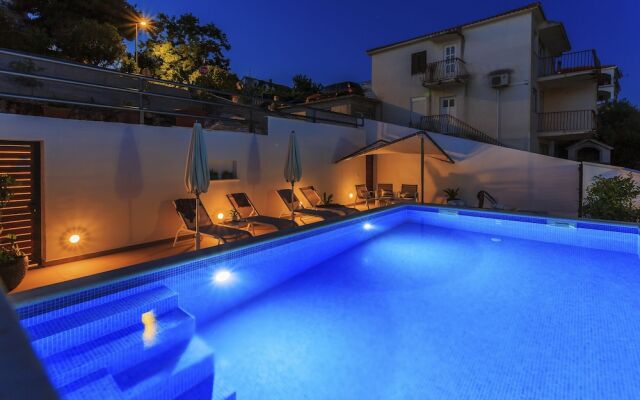Villa Lola