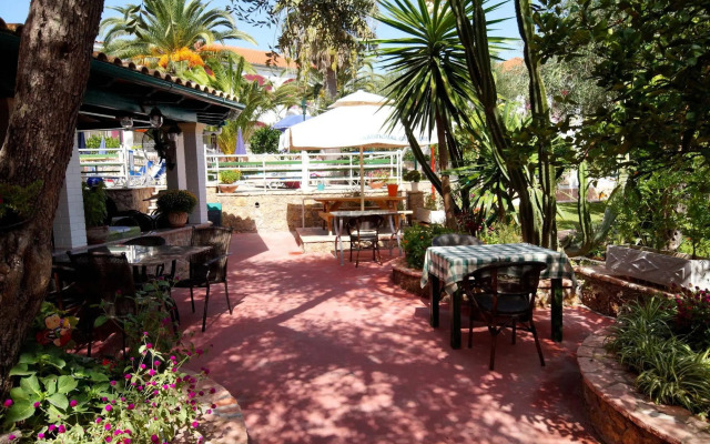 Mathraki Resort