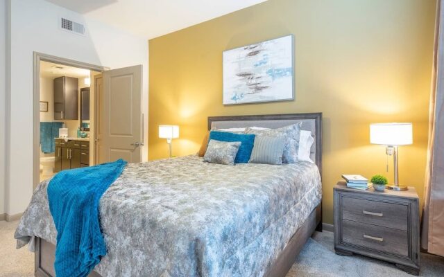 Luxurious Modern Midtown Cozy/fully Equipped Condo -