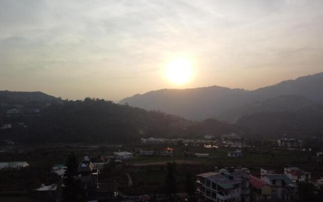 Hotel Adhya Inn