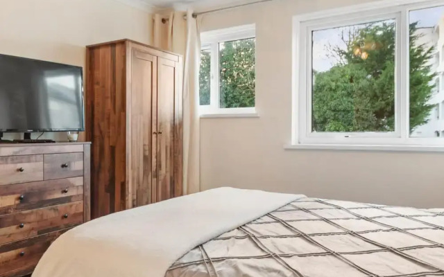 Monkstone Court - Close to Village and Beach