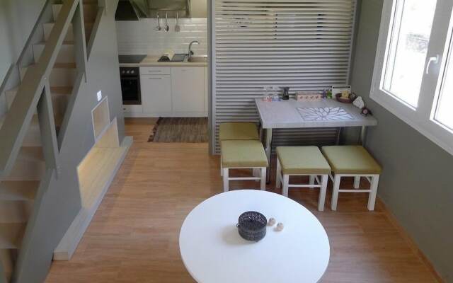 Ampoulos Rooms & Apartments