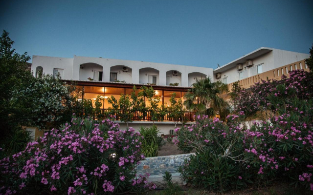 Ammoudi Beach Apartments