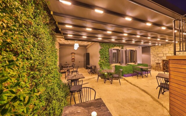Pitoresk Otel