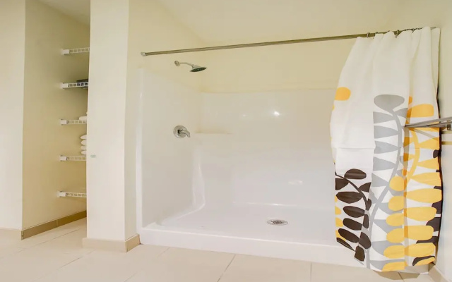 The Luxe Suites at Prospect Park