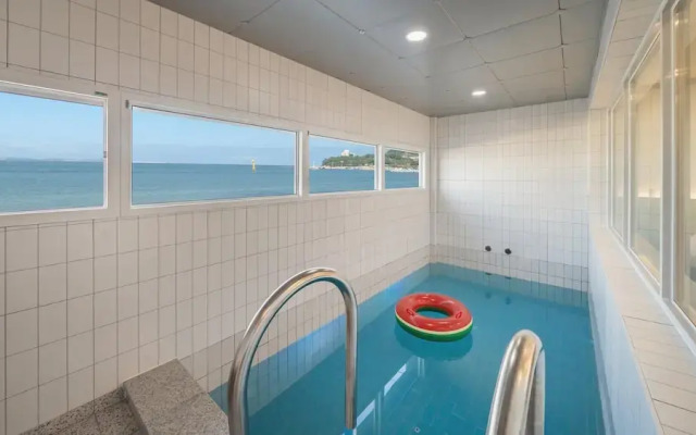 Pohang Etoile Poolvilla