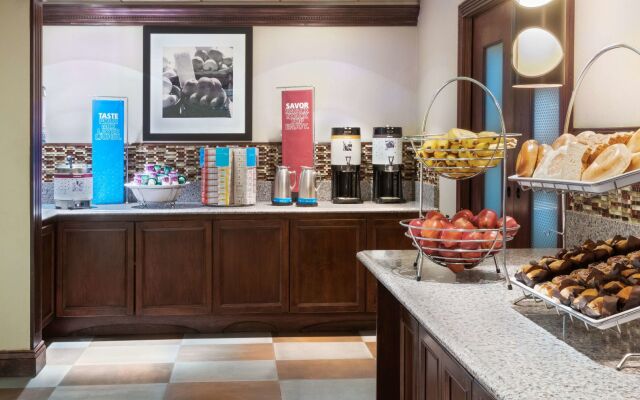 Hampton Inn & Suites Cleveland-Beachwood