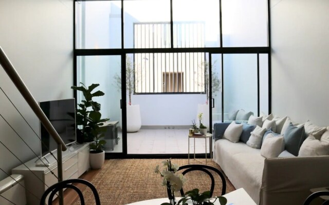 Converted Warehouse With A Local Touch