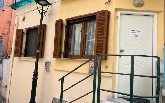 Cozy Apartment in Old Town Ano Polis
