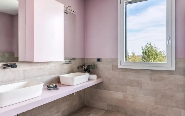 F Tale Country House