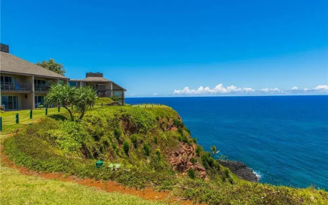 Pali Ke Kua 127 by RedAwning