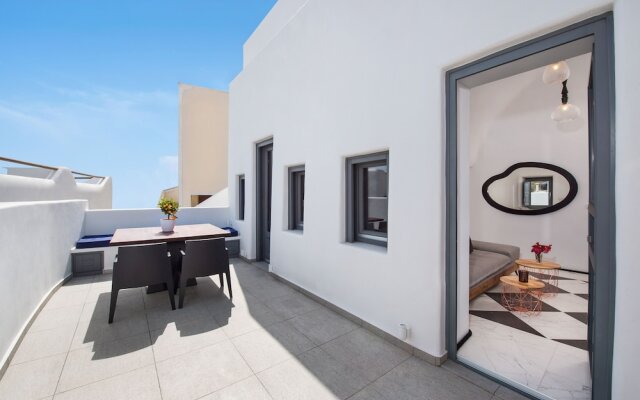 Stunning Villa, Private hot tub in Thera Santorini
