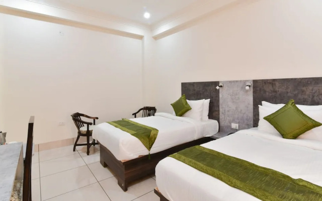 Treebo Essence Huda City Centre