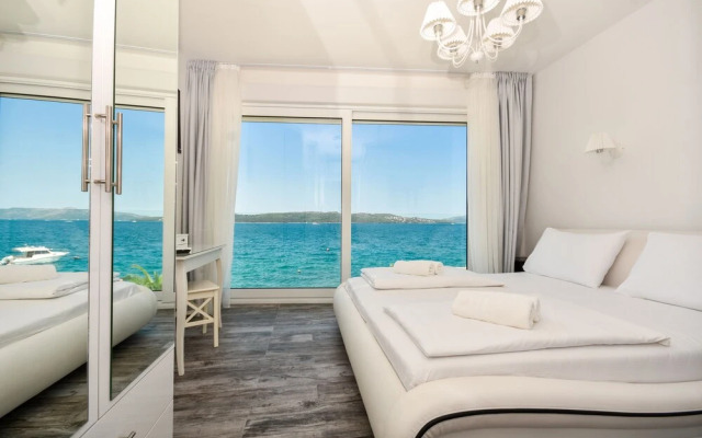 Livingstone Beach House