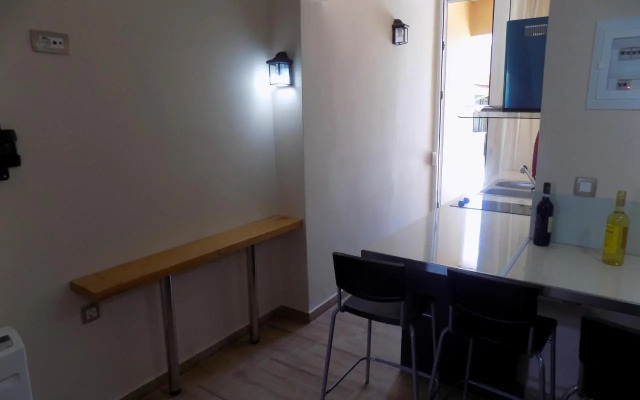 Souvlakis Pool Suites (S.P.S)