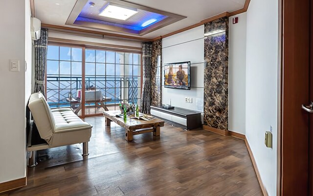 Ulsan Solmarae & Elmarine Pension