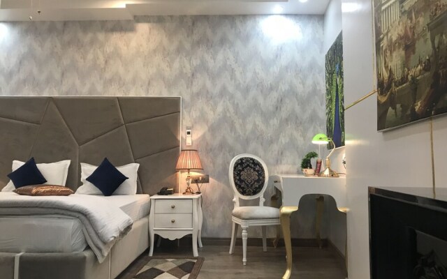 Hotel Minakshi International