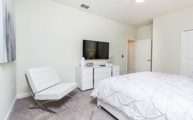 8946tw 8 Bedroom Villa by RedAwning