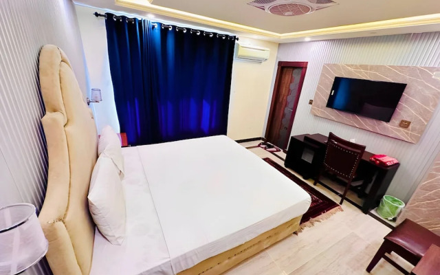 Blue Moon Continental