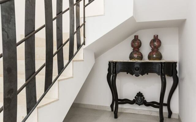 Residence by G Can Rochet