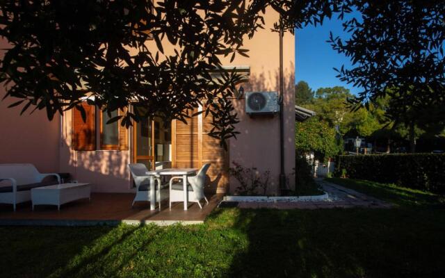 N172 - Numana, Meraviglioso Trilocale Con Giardino