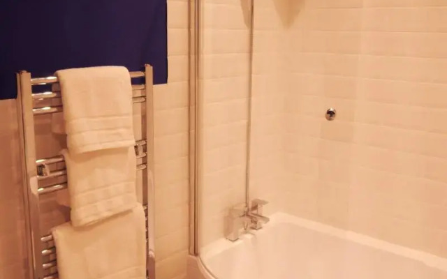 Guestling Hall Hotel