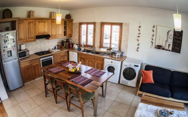 Lania Royal Oak Villa