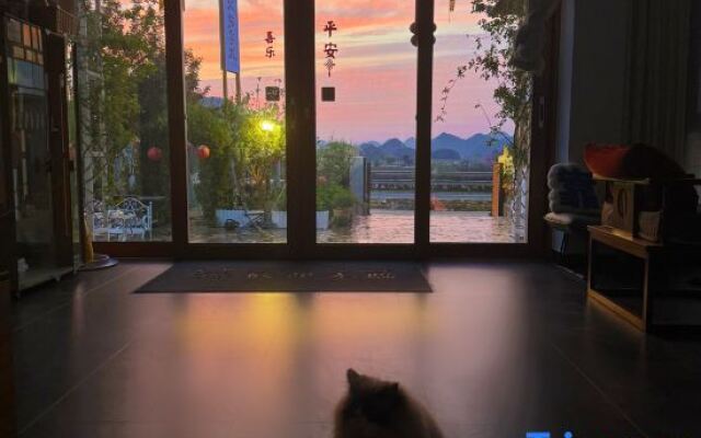 Three Cats Inn