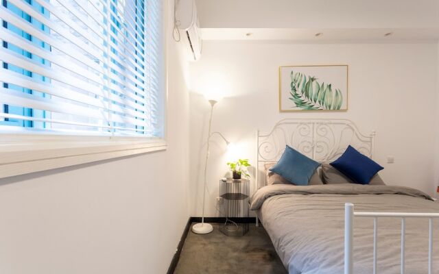 StarHome West Nanjing Road Branch