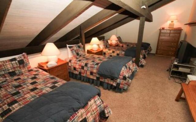 Discovery 4 #160, Loft