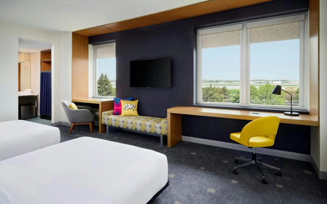 Aloft Montreal Airport