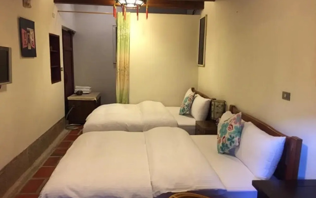 No. 85 Shuitou B&B