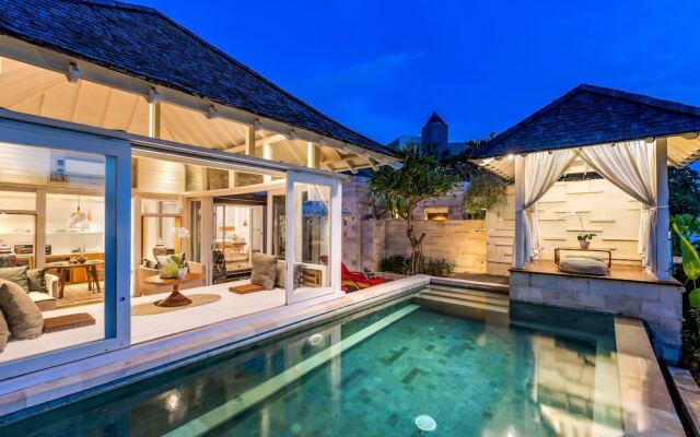 "romantic Oceanfront 1 Br Villa in Seminyak"