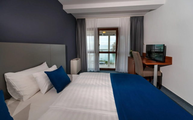 Hotel Yacht Wellness & Business