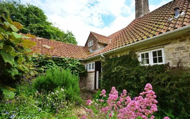 Sixpenny Cottage