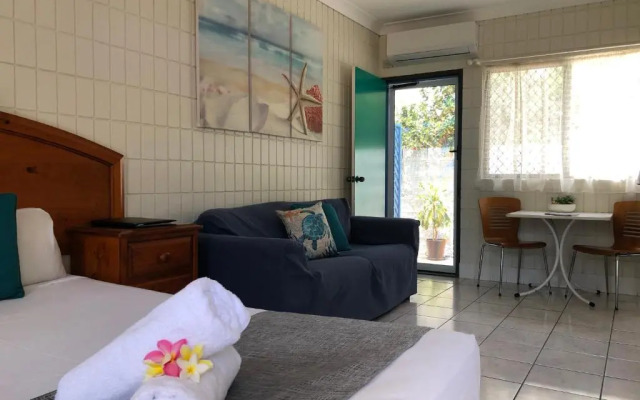 Tropical Palms Resort & 4WD Hire