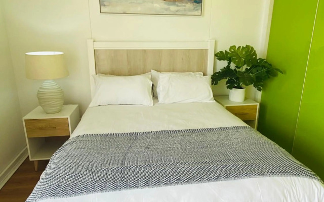 The Waves 2, Quayside Point Waterfront