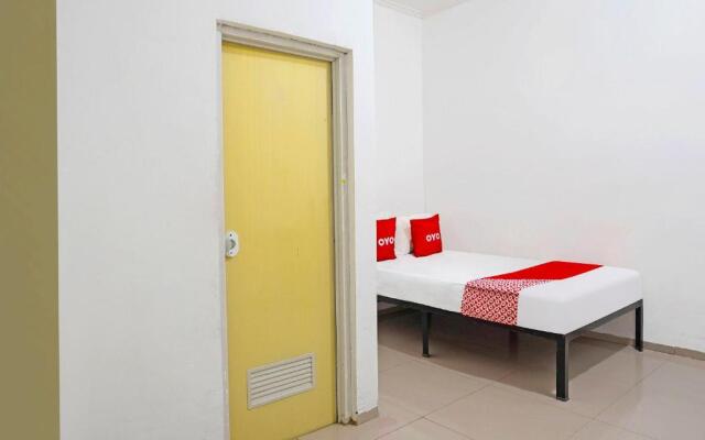 OYO Life 91670 Mannsur Homestay Syariah