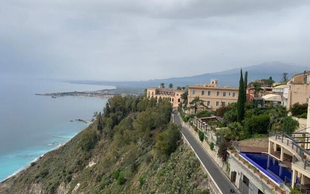 Panoramic Taormina Bay View