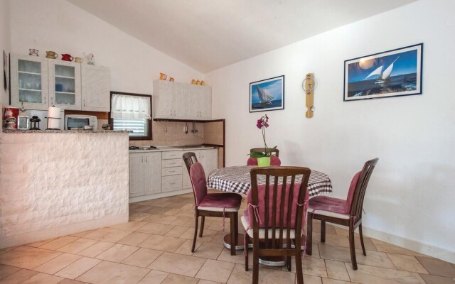 Nice Home in Vinisce With Wifi and 5 Bedrooms