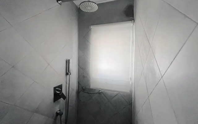 Spacious 1BR Apartment on Charming Street