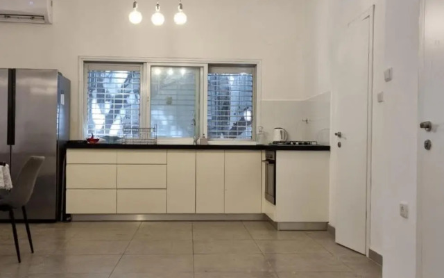 Apt heart tlv arnon 50 mt from sea