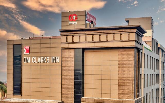 Om Clarks Inn Raebareli