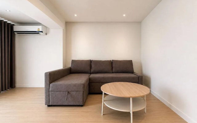 Spacious 4BR Muji Home With Loft & Pool in Ekkamai
