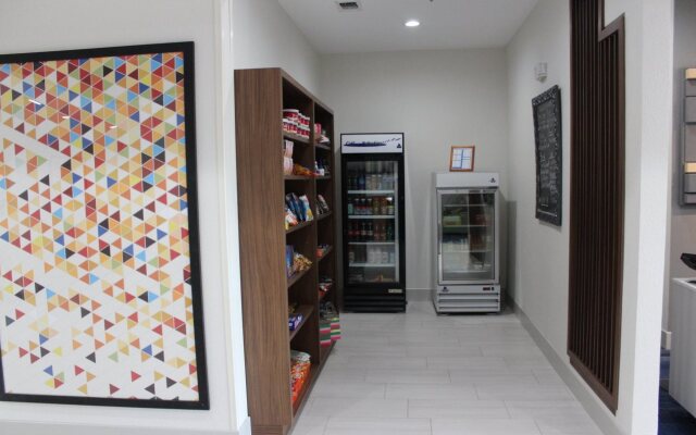 Holiday Inn Express & Suites Mansfield by IHG