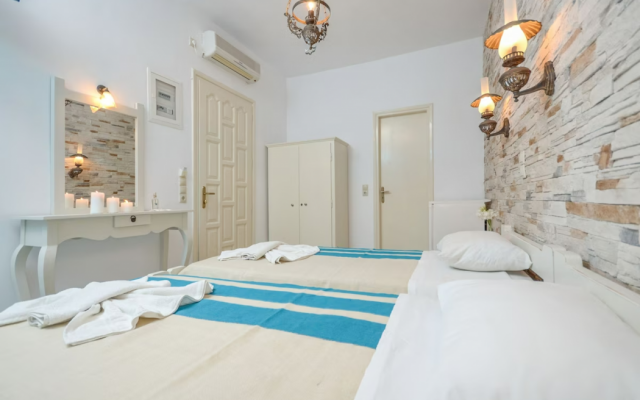 Agia Anna Studios & Apartments