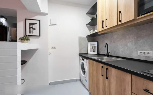 Industrial cozy studio in Piata Amzei