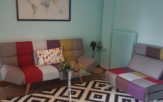 Ambelokipi. Spacious Sunny Apartment