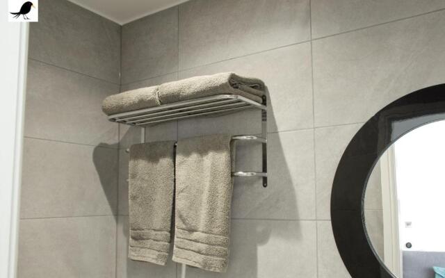 Blackbird Accommodation and Luxury Apartments room 11