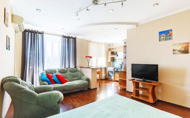 Аврора на улице 50 Лет Октября 8